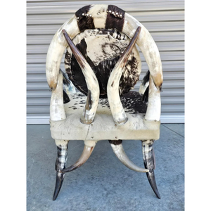 Fauteuil artisanal en corne de buffle avec revêtement en cuir de vache, thème animal naturel, objet décoratif, artisanat d'art, objet de collection - Product Image 4