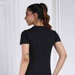 T-shirt en coton pour femme de qualité supérieure, couleur unie, léger, respirant, tissu doux, coupe classique pour un confort quotidien - Product Image 1