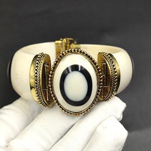 Bracelets en laiton faits main par des designers de premier plan avec os poli, exportateur indien, bijoux en gros, bracelets en os de buffle au prix cible - Product Image 4