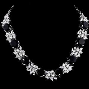 ชุดสร้อยคอไพลินและเพชร มิดไนท์ บลูม - Product Image 1