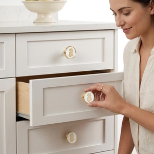 Poignée de meuble en laiton motif dinosaure bébé, en résine blanche, design contemporain, pour tiroirs de cuisine, salle de bain, commodes et armoires, facile à installer - Product Image 2