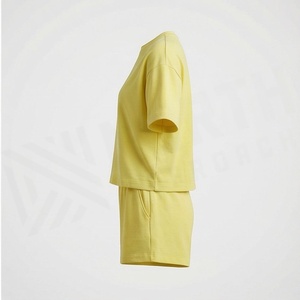 Ensemble 2 pièces tricoté jaune uni pour femme : T-shirt à manches courtes et short au-dessus du genou, col rond, coupe décontractée, printemps-été - Product Image 3