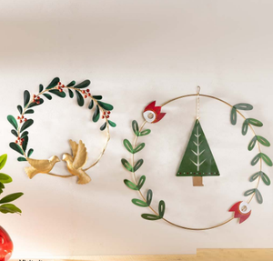 Décoration Murale Métallique Horizontale en Fer Forgé Vert de Noël au Design Unique – Ornement Tendance pour Salon et Maison – Art Mural Créatif - Product Image 1