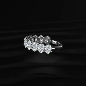Bague de mariage demi-éternité en or blanc 14 carats avec diamant taille ovale clarté VVS-VS, sertie en panier, bijou de mariée - Product Image 6