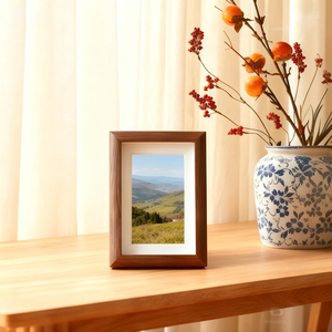 Marco de fotos de madera hecho a mano, de madera clara maciza, para exhibir sobre mesa, de Blossom Craft India. - Product Image 2
