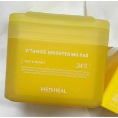 Mediheal 100 Fogli di Toner Pad Rinfrescanti e Idratanti con Vitamina per lo Sbiancamento delle Macchie, Pad Quadrati Specifici per il Viso, Sconto [43 Corone] 1 Confezione in Scatola - Product Image 1