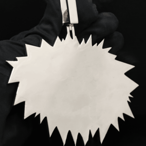 Pendentif Sovereign pour homme en alliage plaqué or avec diamants glacés personnalisés, style Hip Hop Urban Apex - Product Image 5