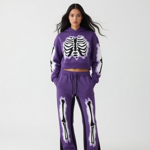 Conjunto deportivo con capucha Glory Custom, con bordado y estampado, hecho de felpa 100% algodón transpirable, diseñado para unisex. - Product Image 4