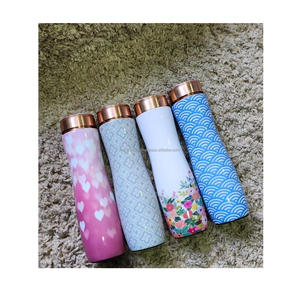 Elegante botella de cobre puro pulido, resistente a fugas, resistente a los viajes, frasco Ayurvédico, vasos inspirados en el bienestar para agua hirviendo - Product Image 1