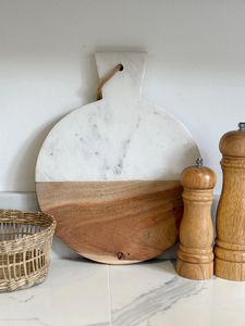 Plateau de service pour fromage en bois d'acacia écologique et marbre naturel avec boucle de suspension en cuir - Product Image 4