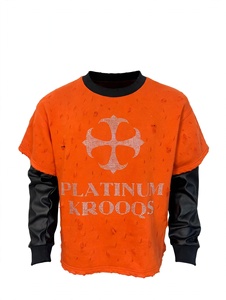 Ensemble deux pièces streetwear homme en similicuir à manches longues, style vintage surdimensionné, avec motif croix en strass orange vieilli et superposé - Product Image 1