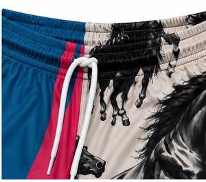 กางเกงขาสั้นชายหาดลายม้า แบรนด์ White Stitch โลโก้ด้านหน้า ผลิตจากโพลีเอสเตอร์ 100% แห้งเร็ว เอวยางยืด สวมใส่สบาย - Product Image 3