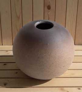 แจกันเซรามิคทรงแปลกตาหลากสี รุ่นล่าสุด งานแฮนด์เมด สำหรับวางบนโต๊ะหรือพื้น ตกแต่งบ้าน โดย UO INDIA - Product Image 5