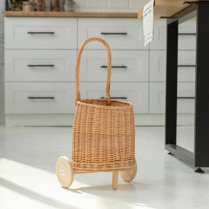 Venta al por mayor de fábrica - Carritos de mimbre tejido de 2 ruedas para que los niños los usen en el mercado, carritos de juguete. - Product Image 5