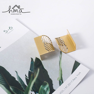 Tirador Decorativo Semicircular de Latón Dorado con Diseño Calado para Muebles de Cocina, Baño, Cajones y Puertas - Venta al por Mayor - Product Image 1