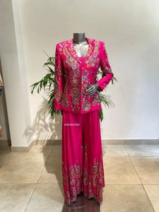 Ensemble Blazer et Palazzo de Luxe pour Femme en Chiffon Brodé de Paillettes Florales |   Costume de soirée de créateur en deux pièces - Product Image 1