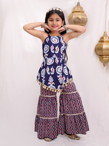 ชุดเสื้อแขนกุดผ้าฝ้ายทอพิมพ์ลายแบบนามธรรม Titrit และกางเกง Sharara - สีฟ้า - Product Image 2