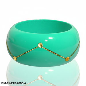 Brazalete Grueso de Resina Verde Menta Vintage con Incrustaciones de Oro y Detalle Geométrico, Joyería Retro para Mujer - Product Image 4
