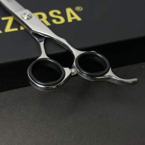 Diseña tus propias tijeras de peluquería giratorias de hoja larga con marca personalizada, tijeras de barbero con impresión láser. - Product Image 5