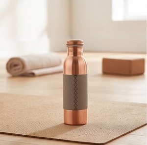 Botella de agua de cobre con funda de cuero, juego de vasos de acero inoxidable y cuchara, precio razonable - Product Image 3