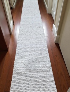 Alfombra de Lana Hecha a Mano – Alfombra Larga y Estrecha para Pasillo, Color Marfil, Estilo Moderno y Minimalista - Product Image 4