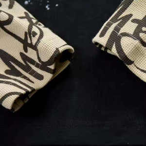 T-shirt à manches longues surdimensionné, imprimé camouflage sur les manches, streetwear, tee-shirt personnalisé avec logo, vêtements décontractés - Product Image 2