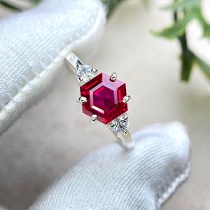 แหวนหมั้นพลอยทับทิมสำหรับผู้หญิง แหวนพลอยสีแดง เงินสเตอร์ลิงหรือทองคำแท้ ของขวัญเครื่องประดับประจำเดือนกรกฎาคม - Product Image 6
