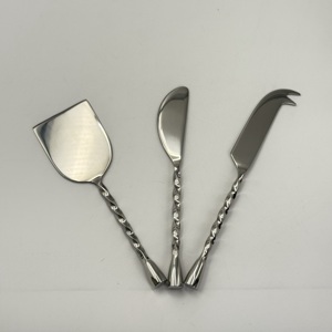 Ensemble de couteaux à fromage en acier inoxydable de haute qualité avec finition polie pour la cuisine, ensemble de 3 couteaux à fromage à manche torsadé pour la maison et l'hôtel - Product Image 3