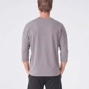 Camiseta de Manga Corta Gris para Hombre, Proveedor Pakistaní, con Logotipo Personalizado, Cuello Redondo, Estilo Casual, Diseño Frontal, Largo Regular - Product Image 3