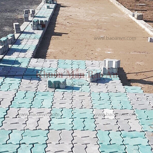 Moule en plastique PP directement de l'usine pour pavés en béton texturés en zigzag - Product Image 3