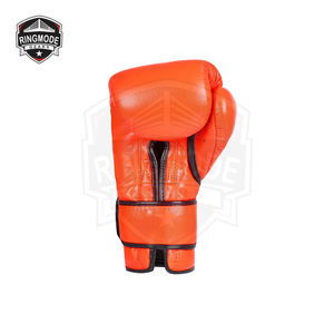 Guantes de Boxeo Personalizados para Entrenamiento y Sparring, Cuero Vacuno de Grano Completo, Cierre con Cordones, Forro Transpirable, Ajuste Universal - Product Image 5