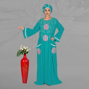 Caftán Tradicional de Rayón Bordado con Elegante Detalle de Motivo en la Parte Delantera, Bolsillos Laterales Funcionales, Mangas Acampanadas y Largo Completo - Product Image 4