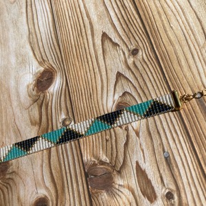 Pulsera de Cuentas Hecha a Mano con Turquesa y Detalles en Oro Blanco, Joyería de Moda con Diseño Exquisito - Product Image 6