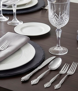 Ensemble de 5 couverts élégants plaqués argent en acier inoxydable à poignée faite à la main, ustensiles de cuisine élégants et parfaits pour les mariages et les hôtels. - Product Image 4