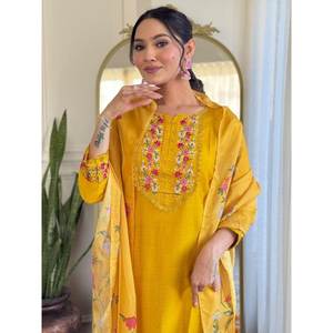 Hermoso Conjunto Elegante de Top y Pantalón Amarillo JC para Fiesta con Dupatta, Talla XL - Product Image 5