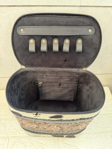 Wholesale Portable Women Makeup Box Toiletry <b>Bag</b> Cowhide & <b>Tooled</b> Leather Jewelry Case Organizer Travel Cosmetic <b>Bag</b> With Handle - Product Image 6