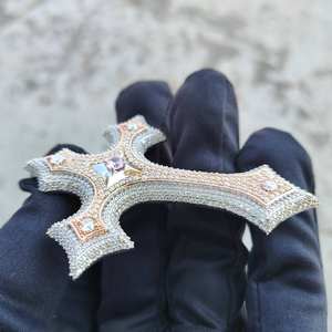 Pendentif Moissanite Sac d'Argent Personnalisé en Argent Sterling 925 Plaqué Or, Collier Hip Hop Iced Charm Certifié GRA, Personnalisable et de Haute Qualité - Product Image 5