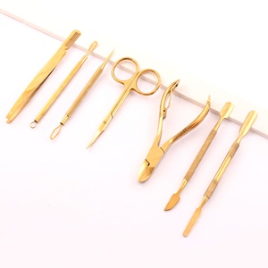 Vente en gros de coupe-ongles et poussoir en titane doré, ensemble de pinces à cuticules pour manucure, soins personnels, outils de beauté pour les doigts - Product Image 4