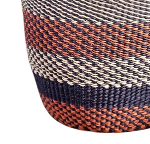 Cesta de Almacenamiento de Mimbre Tejida a Mano con Patrón de Rayas Multicolores, Contenedor de Mimbre Artesanal para Decoración del Hogar - Product Image 3