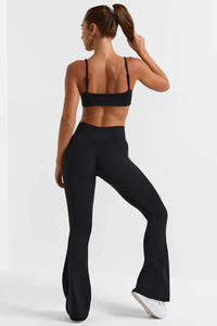 Ensemble de yoga sans couture 2 pièces pour femme de haute qualité, idéal pour la gym et le fitness, avec logo personnalisé, couleurs contrastées, anti-rides, respirant et coupe-vent - Product Image 4