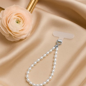 Correa para Teléfono con Cuentas de Perlas, Diseño Elegante, Estilo Princesa, Estética Suave y Glamorosa, Color Marfil, Marca Pearl Blossom Luxe Loop Dream Charm - Product Image 2