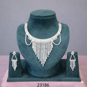 Conjunto de Collar con Cadena en Forma de V con Acabado Dorado, con Pendientes y Anillo a Juego |   Elegante Conjunto de Joyería para Uso Diario 23181 - Product Image 5