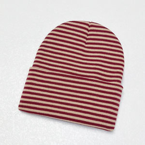 Bonnet unisexe en tricot côtelé uni avec tissu extensible doux et chaud de qualité supérieure, idéal pour l'hiver et les activités décontractées en extérieur - Product Image 2