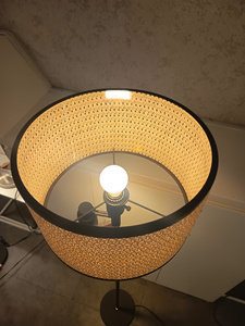 Lámpara de Pie de Estilo Europeo Moderno con Pantalla de Tela, Luz Principal E26/E27 y Luz de Lectura LED Integrada de 5-7W para Hotel - Product Image 3