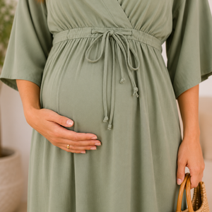 Robe de maternité à col en V et manches kimono, longueur mi-mollet, coupe asymétrique ample, en rayonne respirante pour l'été, couleur naturelle - Product Image 5