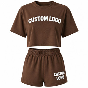 Conjunto de 2 piezas de top corto y pantalones cortos para mujer con logotipo personalizado |   Conjunto Deportivo Informal de Gran Tamaño |   Ropa Deportiva de Verano Personalizada con Bordado - Product Image 1