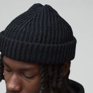 ป้ายโลโก้อะคริลิคแบบกำหนดเอง หมวกบีนนี่ถักลายวาฟเฟิล หมวกบีนนี่สำหรับฤดูหนาวพร้อมแผ่นปะ - Product Image 2