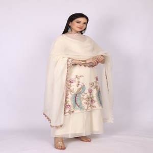 Ensemble Sharara 3 pièces de style ethnique moderne pour femmes, avec broderies et sequins faits main, tenue tendance - Product Image 6