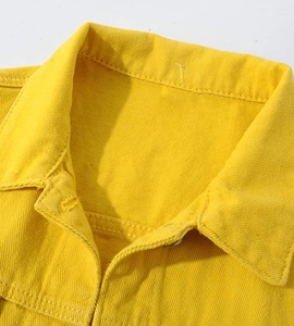 Chaqueta Vaquera Amarilla Unisex Casual de Manga Corta con Cuello Camisero y Cierre de Botones, Material de Algodón, para Primavera - Product Image 3