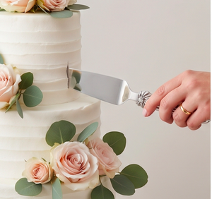 Spatule à gâteau élégante en métal argenté, couteau de service incurvé en acier inoxydable pour mariages et cérémonies, ensemble d'outils à gâteau durables - Product Image 3